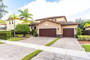 125 SE 36th Pl, Homestead, FL 33033 - Photo 2