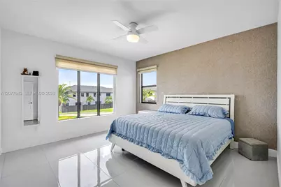 9121 NW 161st Ter, Miami Lakes, FL 33018 - Photo 24