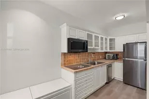934 Michigan Ave, Miami Beach, FL 33139 - Photo 6