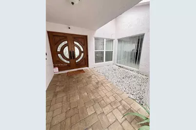 8541 NW 54th St, Lauderhill, FL 33351 - Photo 4
