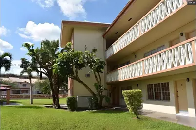 1885 NE 121st St #16, North Miami, FL 33181 - Photo 2