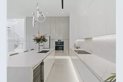 301 190th St, Sunny Isles Beach, FL 33160 - Photo 10