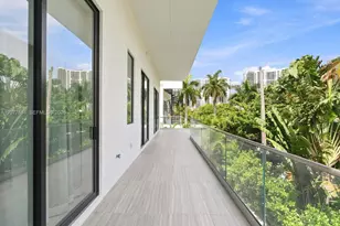 301 190th St, Sunny Isles Beach, FL 33160 - Photo 22