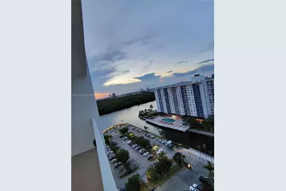 500 Bayview Dr #1723, Sunny Isles Beach, FL 33160 - Photo 2