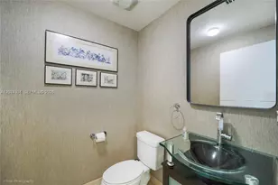 900 Biscayne Blvd, Miami, FL 33132 - Photo 12