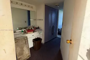 20500 W Country Club Dr, Aventura, FL 33180 - Photo 14