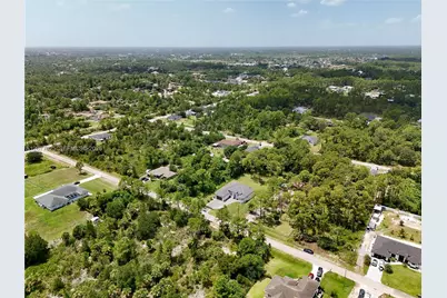 811 Edison Ave, Lehigh Acres, FL 33972 - Photo 6