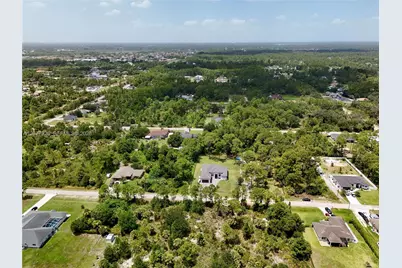 811 Edison Ave, Lehigh Acres, FL 33972 - Photo 4