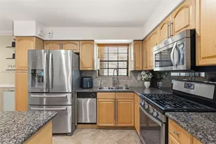 2485 NE 214th St, Miami, FL 33180 - Photo 14