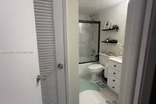19390 Collins Ave, Sunny Isles Beach, FL 33160 - Photo 8