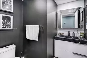 2555 Collins Ave, Miami Beach, FL 33140 - Photo 10