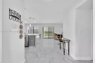 13949 N Forest Oak Cir, Davie, FL 33325 - Photo 4