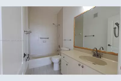 7070 NW 177th St #205-10, Hialeah, FL 33015 - Photo 14