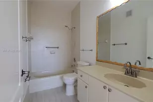 7070 NW 177th St, Hialeah, FL 33015 - Photo 14