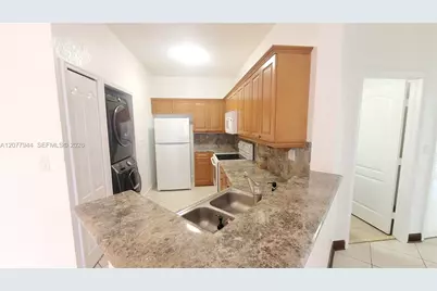 7070 NW 177th St #205-10, Hialeah, FL 33015 - Photo 4