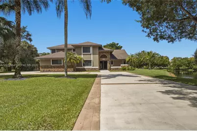 3151 SW 133rd Ter, Davie, FL 33330 - Photo 2