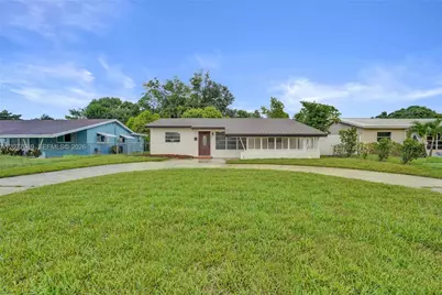6761 Pershing St, Hollywood, FL 33024 - Photo 2