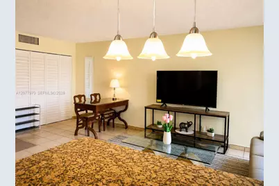 17021 N Bay Rd #318, Sunny Isles Beach, FL 33160 - Photo 2