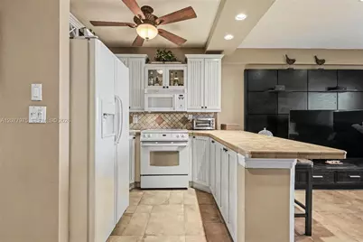 [Address not provided], Hollywood, FL 33019 - Photo 14