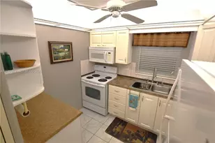 2971 Crosley Dr W, West Palm Beach, FL 33415 - Photo 4