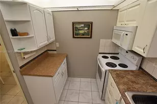2971 Crosley Dr W, West Palm Beach, FL 33415 - Photo 6