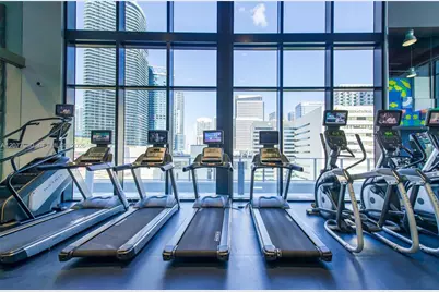 1010 Brickell Ave #1402, Miami, FL 33131 - Photo 14