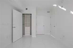 1010 Brickell Ave, Miami, FL 33131 - Photo 4