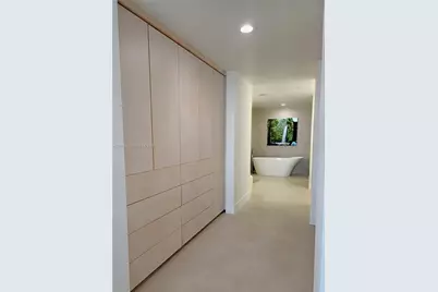 1900 N Bayshore Dr #5004, Miami, FL 33132 - Photo 14