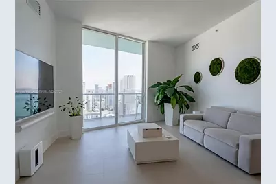 1900 N Bayshore Dr #5004, Miami, FL 33132 - Photo 2