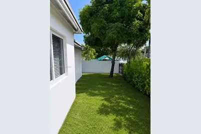 525 NW 23rd Ave, Miami, FL 33125 - Photo 36