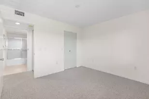 13705 SW 12th St, Pembroke Pines, FL 33027 - Photo 16