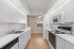 13705 SW 12th St, Pembroke Pines, FL 33027 - Photo 8
