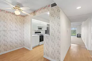 13705 SW 12th St, Pembroke Pines, FL 33027 - Photo 10