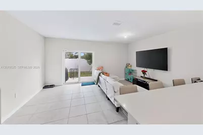 389 NW 10th Ct, Florida City, FL 33034 - Photo 4
