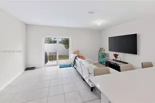 389 NW 10th Ct, Florida City, FL 33034 - Photo 4