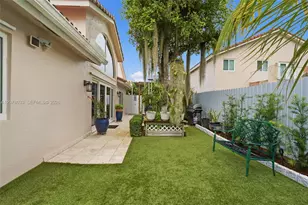 10887 SW 152nd Pl, Miami, FL 33196 - Photo 32
