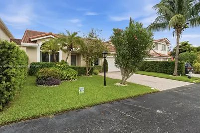 10887 SW 152nd Pl, Miami, FL 33196 - Photo 4