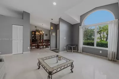 10887 SW 152nd Pl, Miami, FL 33196 - Photo 8