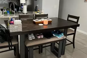 10135 NW 9th St Cir, Miami, FL 33172 - Photo 2