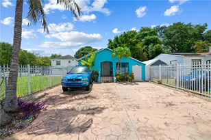 390 NE 166th St, North Miami, FL 33162 - Photo 4