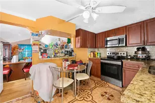 390 NE 166th St, North Miami, FL 33162 - Photo 16