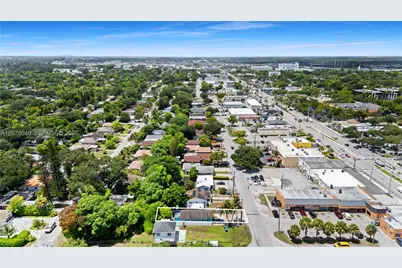 390 NE 166th St, North Miami, FL 33162 - Photo 26