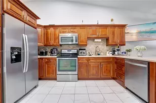 5670 W 20th Ct, Hialeah, FL 33016 - Photo 10