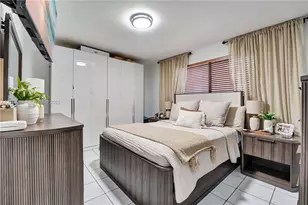 5670 W 20th Ct, Hialeah, FL 33016 - Photo 14