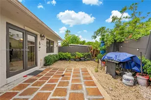 5670 W 20th Ct, Hialeah, FL 33016 - Photo 24