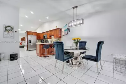 5670 W 20th Ct, Hialeah, FL 33016 - Photo 12