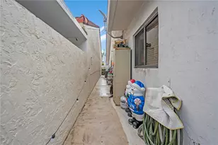 5670 W 20th Ct, Hialeah, FL 33016 - Photo 22
