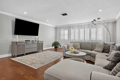 329 SE 3rd St #501T, Hallandale Beach, FL 33009 - Photo 4
