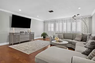 329 SE 3rd St, Hallandale Beach, FL 33009 - Photo 4