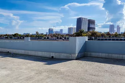 329 SE 3rd St #501T, Hallandale Beach, FL 33009 - Photo 24